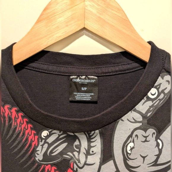 3/$30 Crooks & Castles S Split Graffiti Medusa Black Cotton Tee - Picture 4 of 5